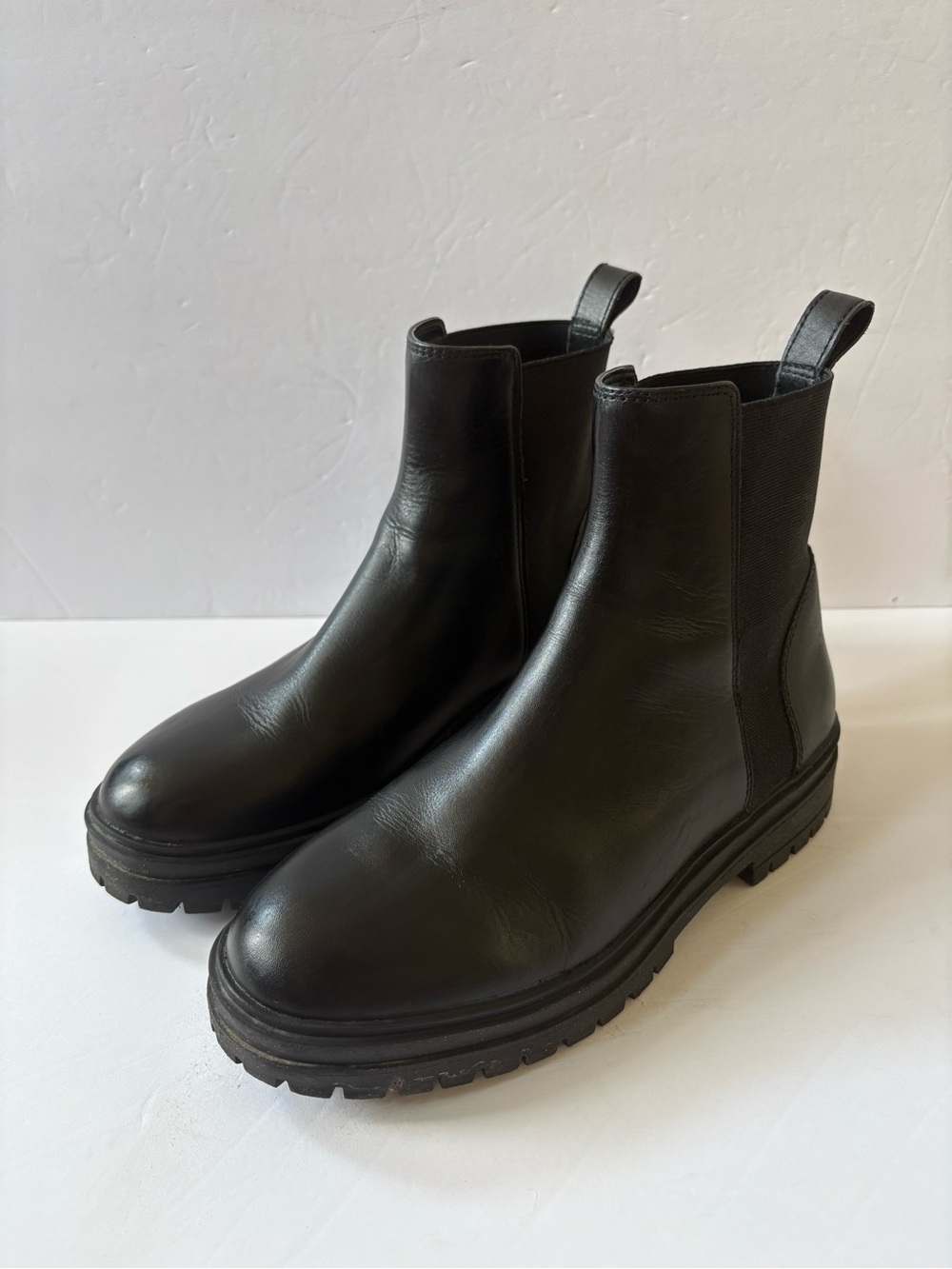 Steve Madden Lorali Leather Chelsea Boot 9 Black‎ Grunge Minimalist Handout